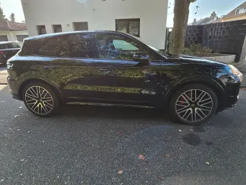 PORSCHE Cayenne S 4 0Ltr.-349kW V8Turbo 360 KAM PANO LED
