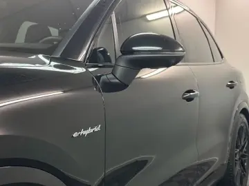 PORSCHE Cayenne E-Hybrid