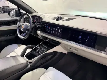 PORSCHE Cayenne E-Hybrid PASSENGER DISPLAY