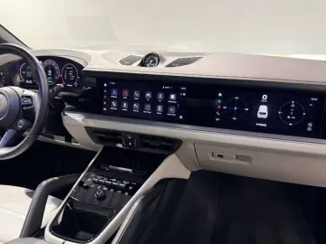 PORSCHE Cayenne E-Hybrid PASSENGER DISPLAY