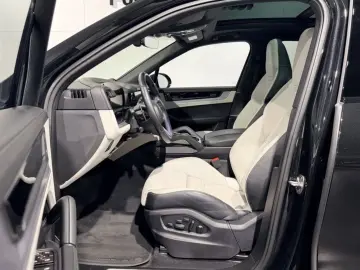 PORSCHE Cayenne E-Hybrid PASSENGER DISPLAY