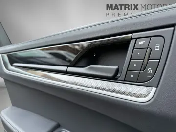 PORSCHE Cayenne S Carbon Sport Chrono Paket BOSE 22