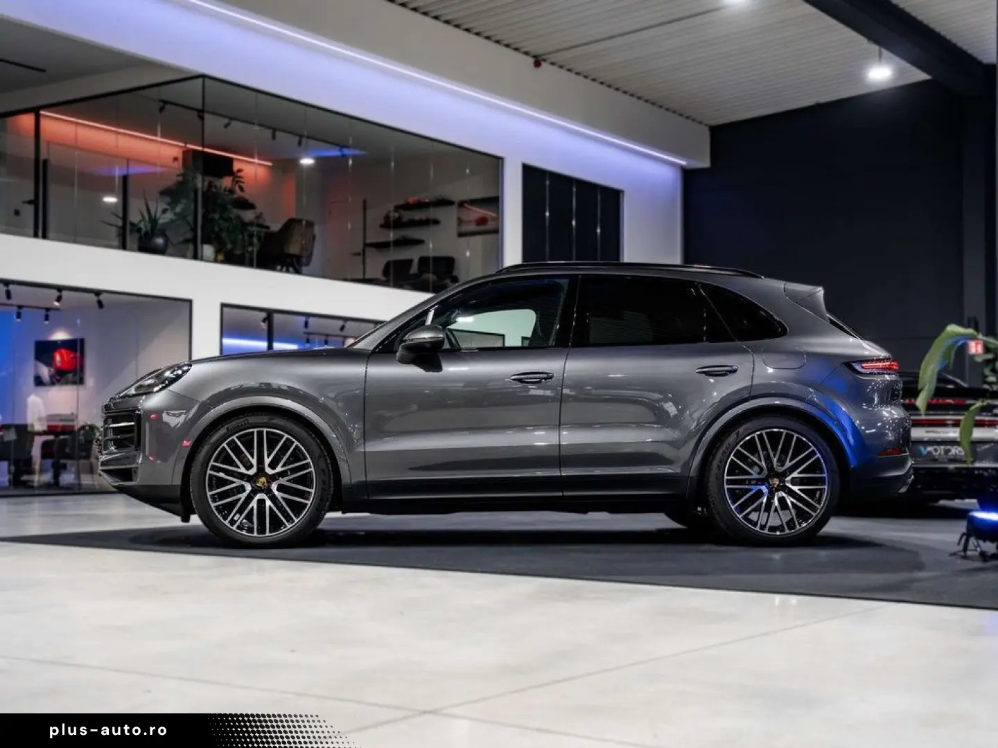 PORSCHE Cayenne E-Hybrid - Bose - AHK - Pano - 360  - AC
