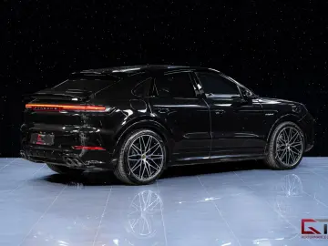 PORSCHE Cayenne E-Hyb Coupé 2024 SportDesign 22  Pano HD