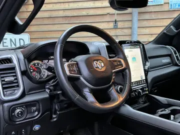 DODGE RAM 1500 Night Edition 5 7L LPG 12´´ Nav 4x4 AHK