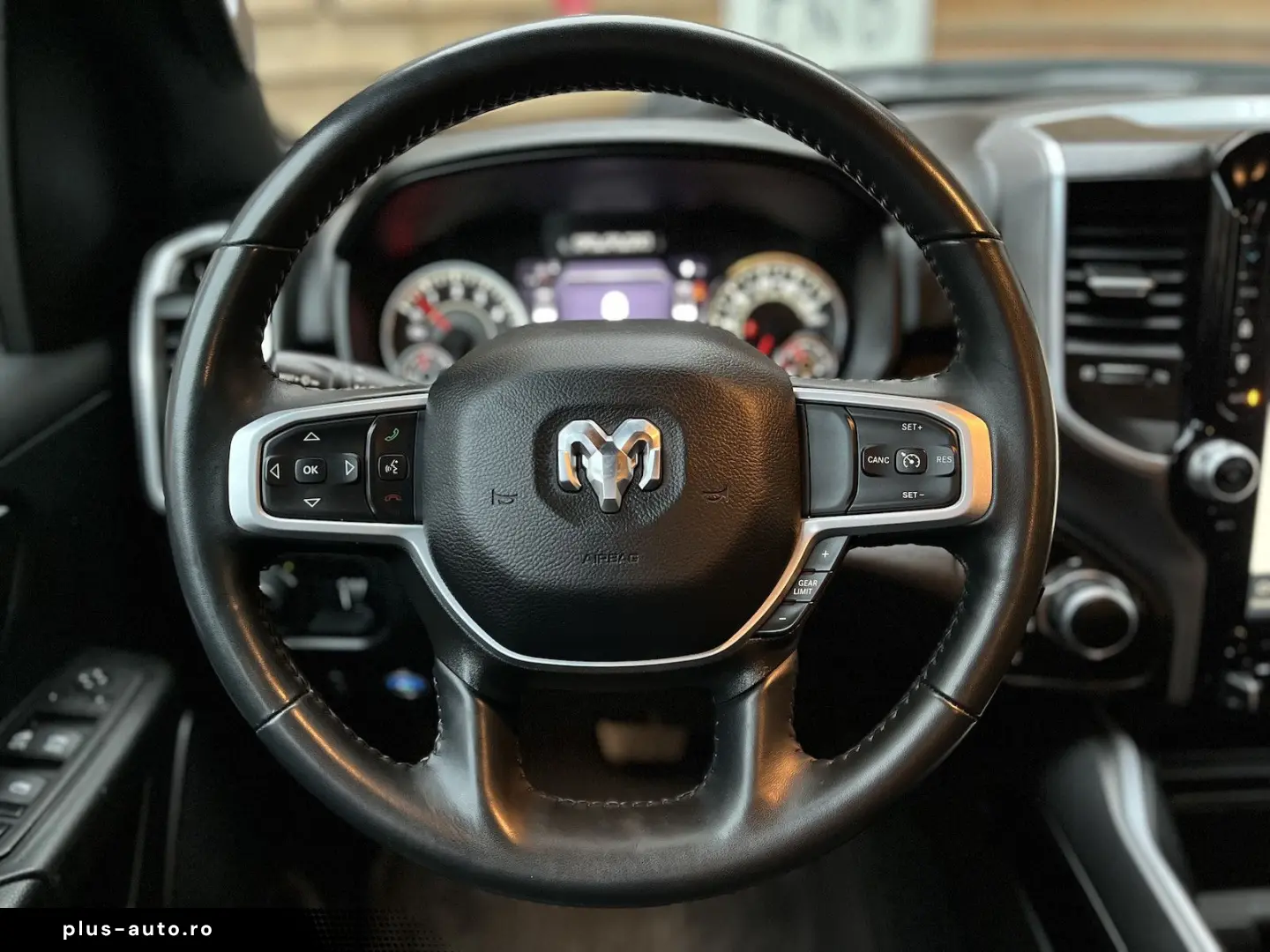 DODGE RAM 1500 Night Edition 5 7L LPG 12´´ Nav 4x4 AHK