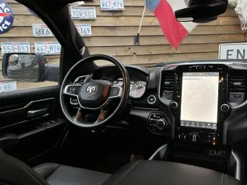 DODGE RAM 1500 Night Edition 5 7L LPG 12´´ Nav 4x4 AHK