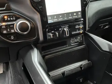 DODGE RAM 1500 Night Edition 5 7L LPG 12´´ Nav 4x4 AHK