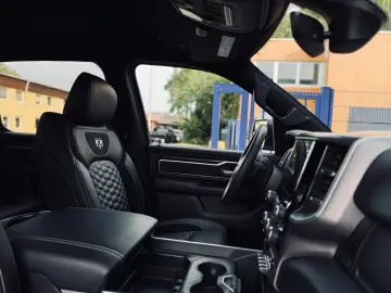 DODGE V8 LPG OFFROAD LIFT BÜGEL 4X4 NAVI AHK GARANTIE