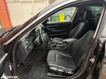 BMW Seria 3 320d GT Luxury Line