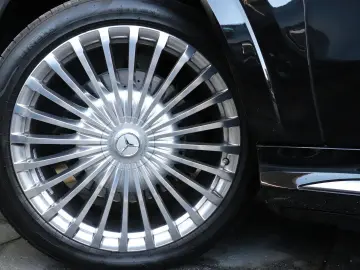 MERCEDES-BENZ GLS 600 Maybach 4MATIC Full Options