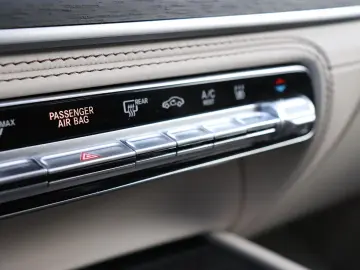 MERCEDES-BENZ GLS 600 Maybach 4MATIC Full Options