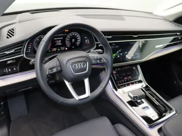AUDI Q8 50 TDI quattro . Matrix B&O HuD ACC