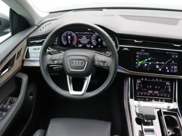 AUDI Q8 50 TDI quattro . Matrix B&O HuD ACC