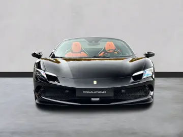 FERRARI 296 GTS  Embleme Navi PDC Klima Leder