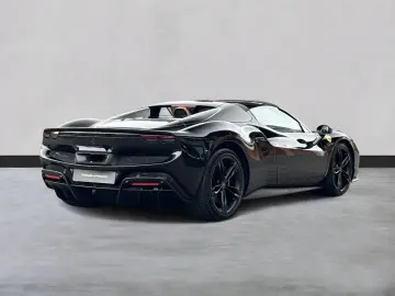 FERRARI 296 GTS  Embleme Navi PDC Klima Leder