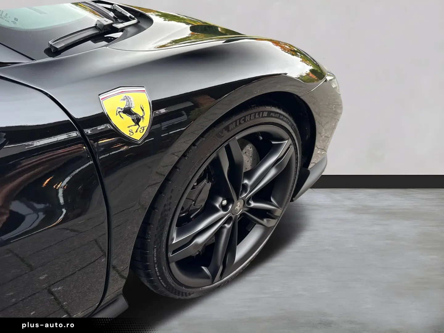 FERRARI 296 GTS  Embleme Navi PDC Klima Leder