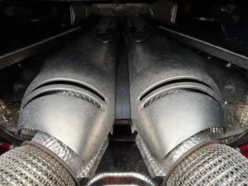 FERRARI 296 GTS  Embleme Navi PDC Klima Leder