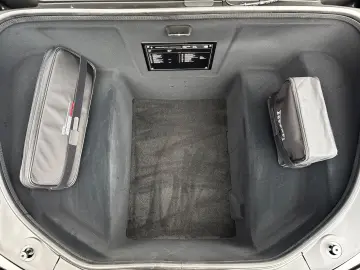 FERRARI 296 GTS  Embleme Navi PDC Klima Leder