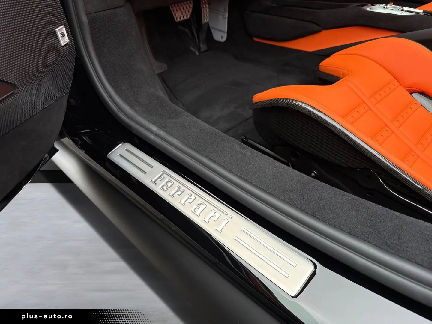 FERRARI 296 GTS  Embleme Navi PDC Klima Leder