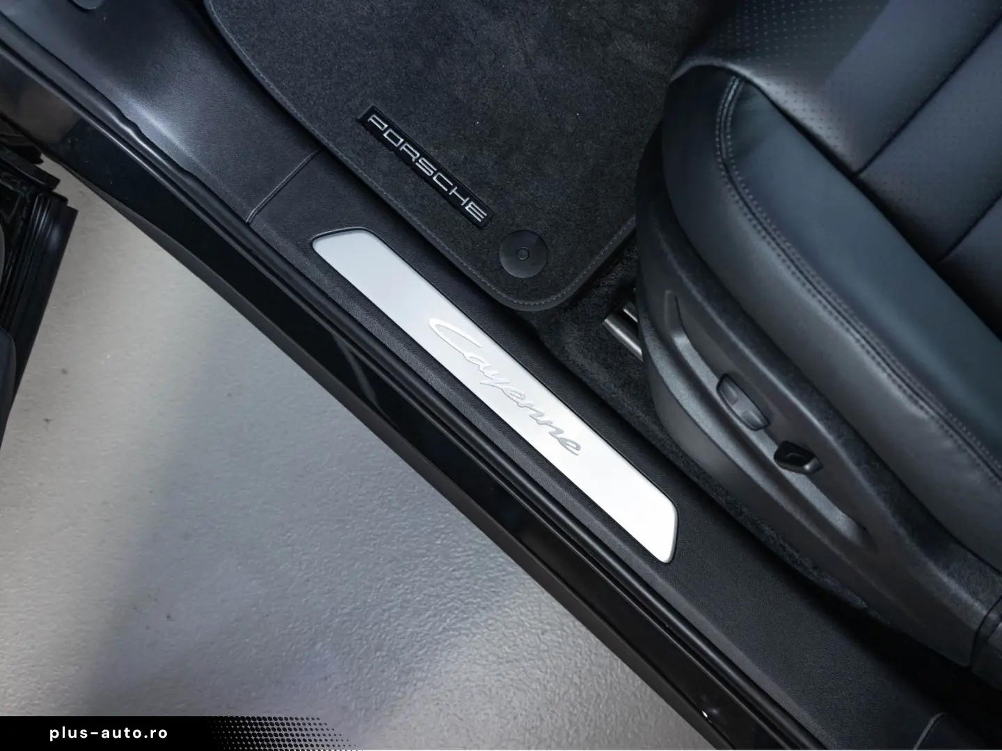 PORSCHE Cayenne E-Hybrid Panoramadach Luftfederung