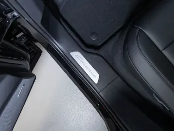 PORSCHE Cayenne E-Hybrid Panoramadach Luftfederung