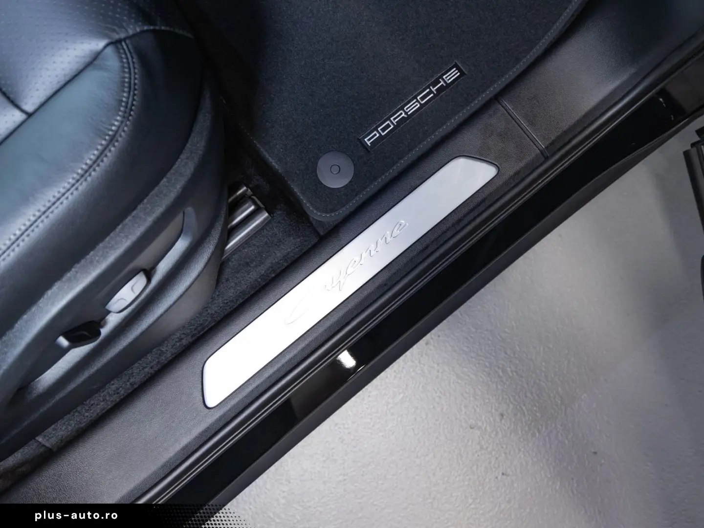 PORSCHE Cayenne E-Hybrid Panoramadach Luftfederung