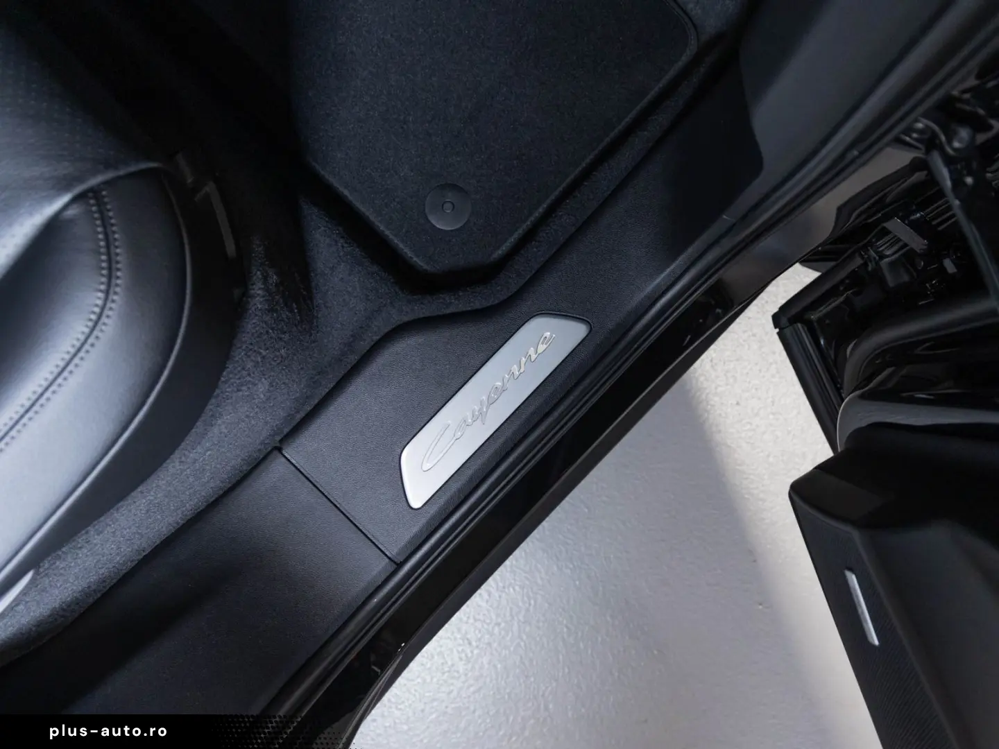 PORSCHE Cayenne E-Hybrid Panoramadach Luftfederung