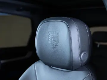 PORSCHE Cayenne E-Hybrid Panoramadach Luftfederung