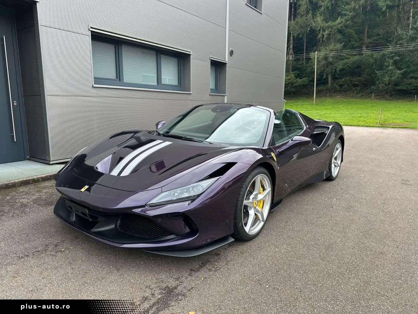 FERRARI F8 Spider Viola HongKong   Voll