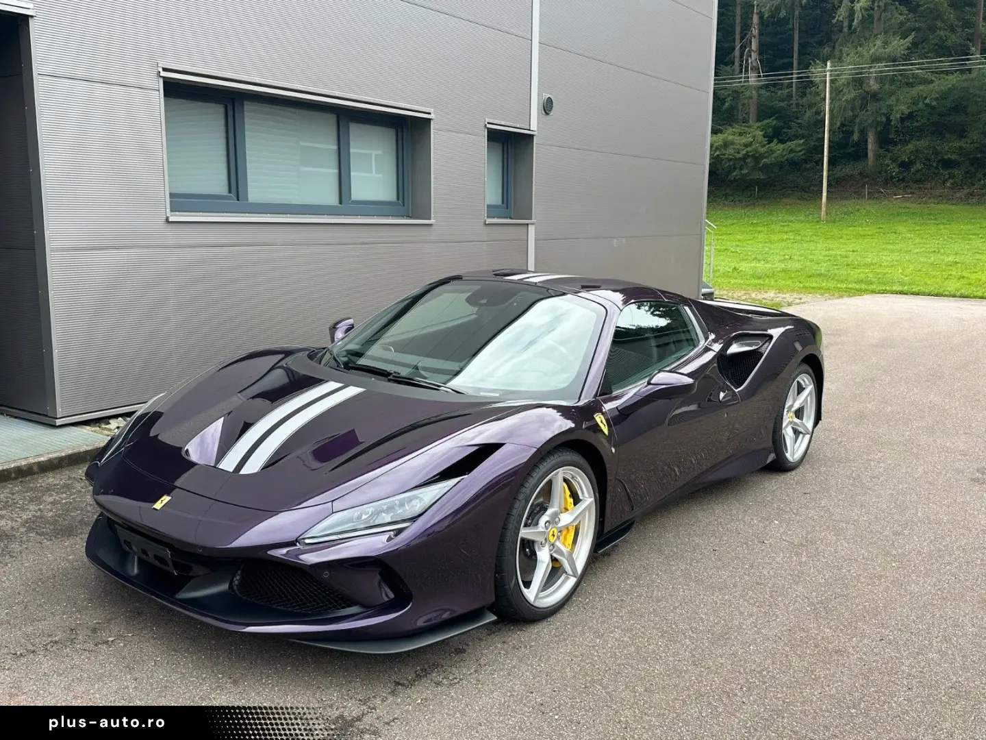 FERRARI F8 Spider Viola HongKong   Voll