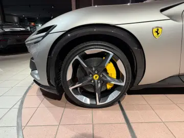 FERRARI Purosangue V12 CARBON EXTERIEUR & INTERIEUR PANO