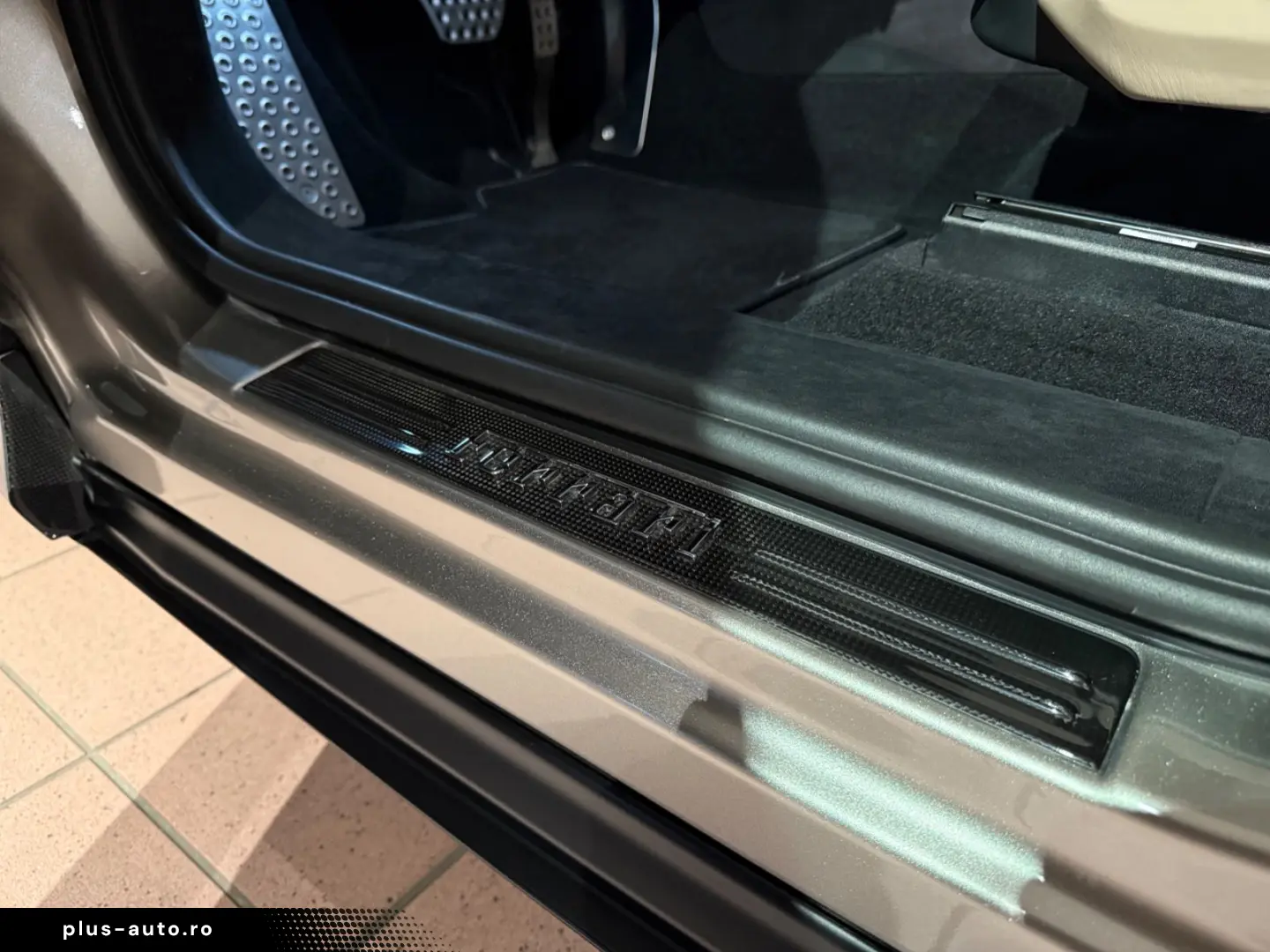 FERRARI Purosangue V12 CARBON EXTERIEUR & INTERIEUR PANO