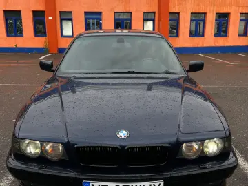BMW 728