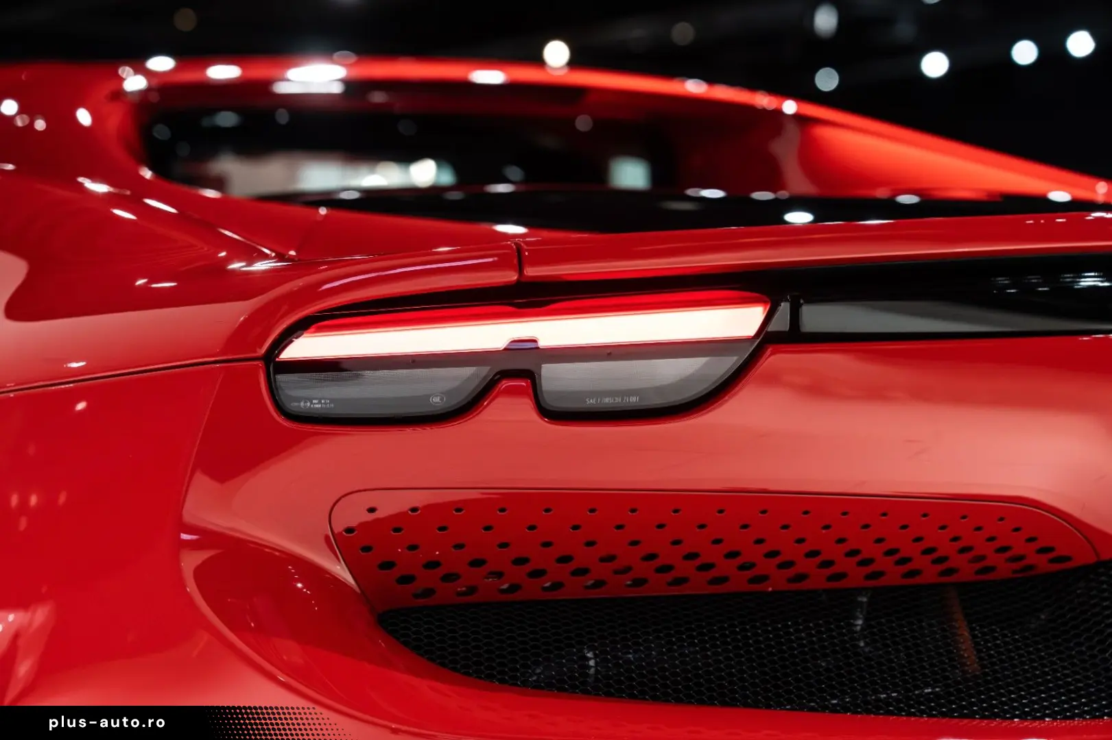 FERRARI 296 GTB RACING-SEATS CARBON-LED LIFT 360 KAM