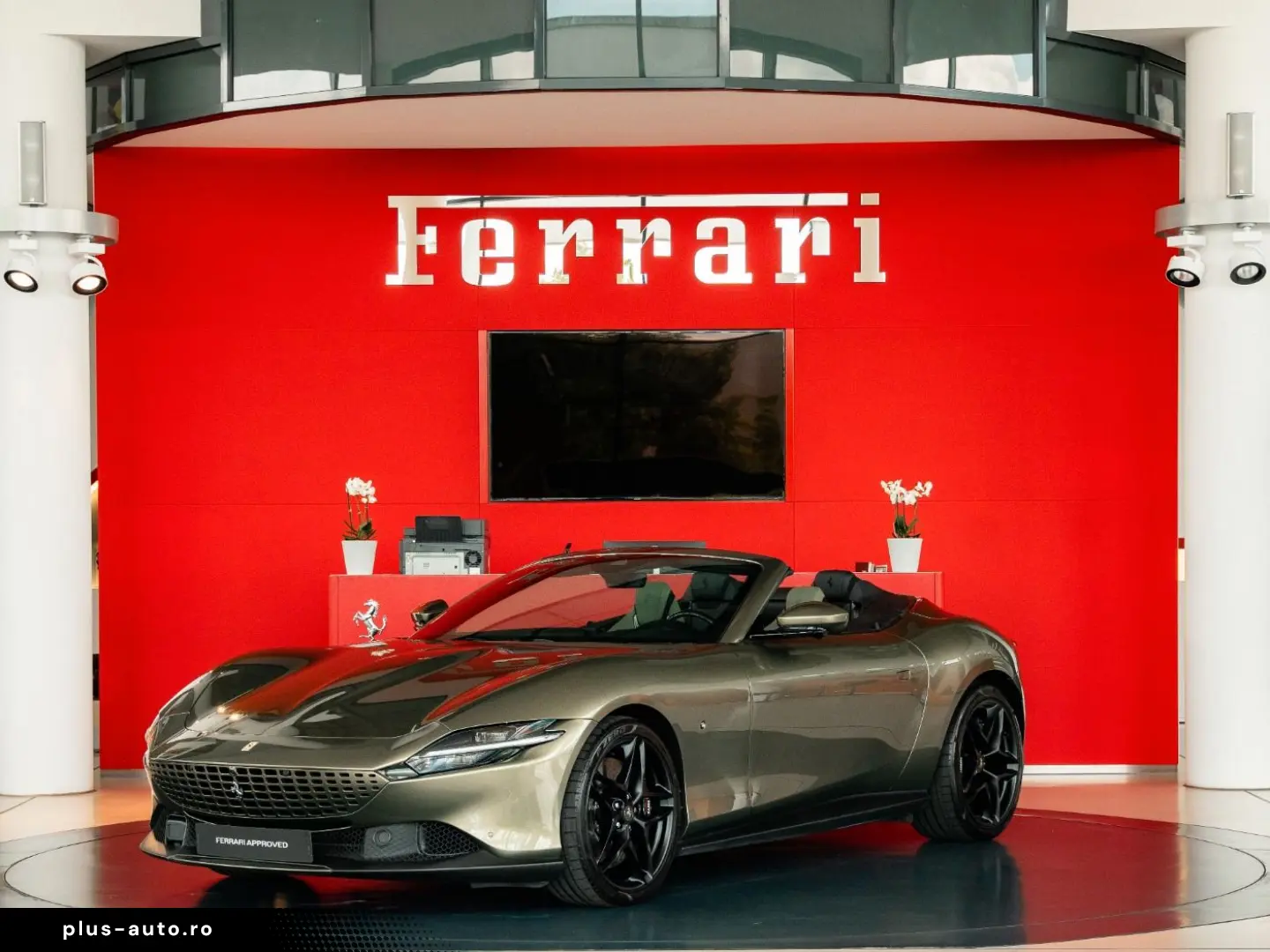 FERRARI Roma Spider MagneRide 360 -View LED-Lenkrad