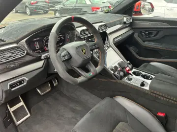 LAMBORGHINI Urus Performante VOLL Carbon VOLL Alcantara