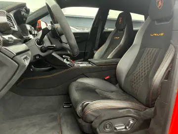 LAMBORGHINI Urus Performante VOLL Carbon VOLL Alcantara