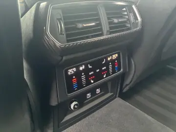 LAMBORGHINI Urus Performante VOLL Carbon VOLL Alcantara