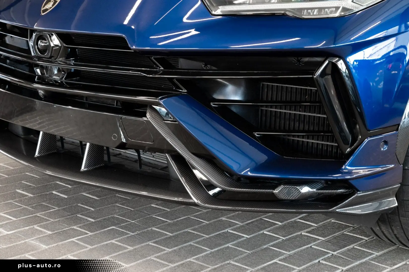 LAMBORGHINI Urus Performante FULL CARBON AKRAPOVIC B&O VOLL