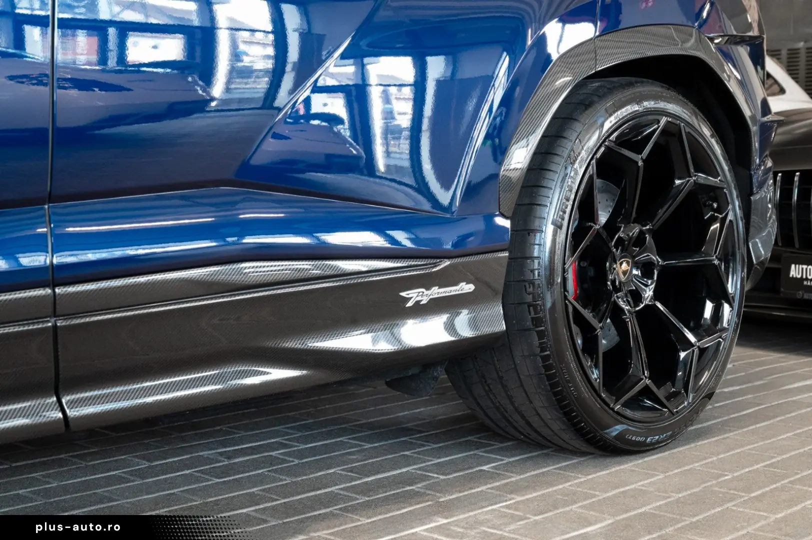 LAMBORGHINI Urus Performante FULL CARBON AKRAPOVIC B&O VOLL