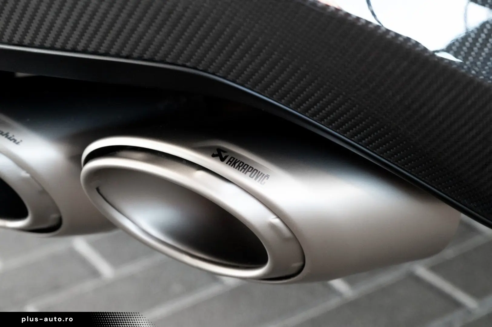 LAMBORGHINI Urus Performante FULL CARBON AKRAPOVIC B&O VOLL