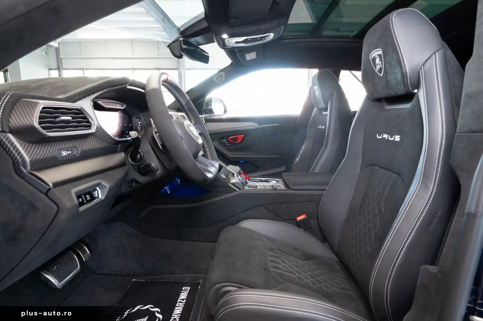 LAMBORGHINI Urus Performante FULL CARBON AKRAPOVIC B&O VOLL