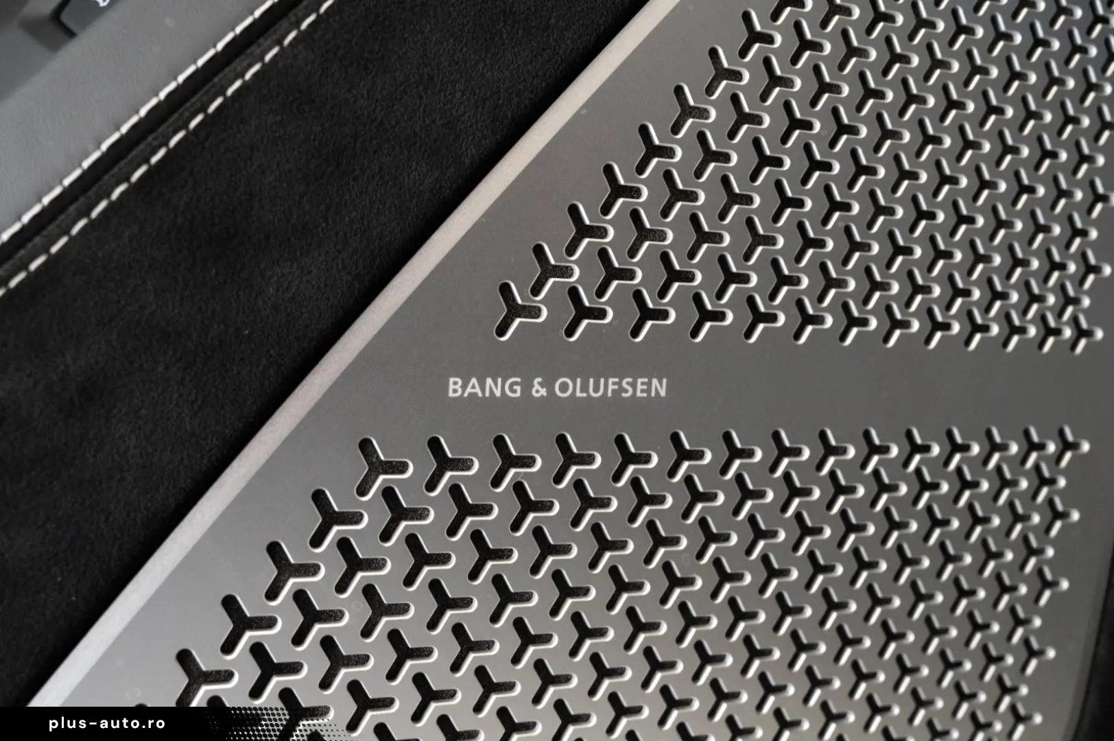 LAMBORGHINI Urus Performante FULL CARBON AKRAPOVIC B&O VOLL