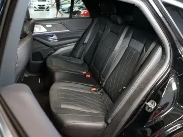 MERCEDES-BENZ 4MATIC MASSAGE HUD BURM TOW