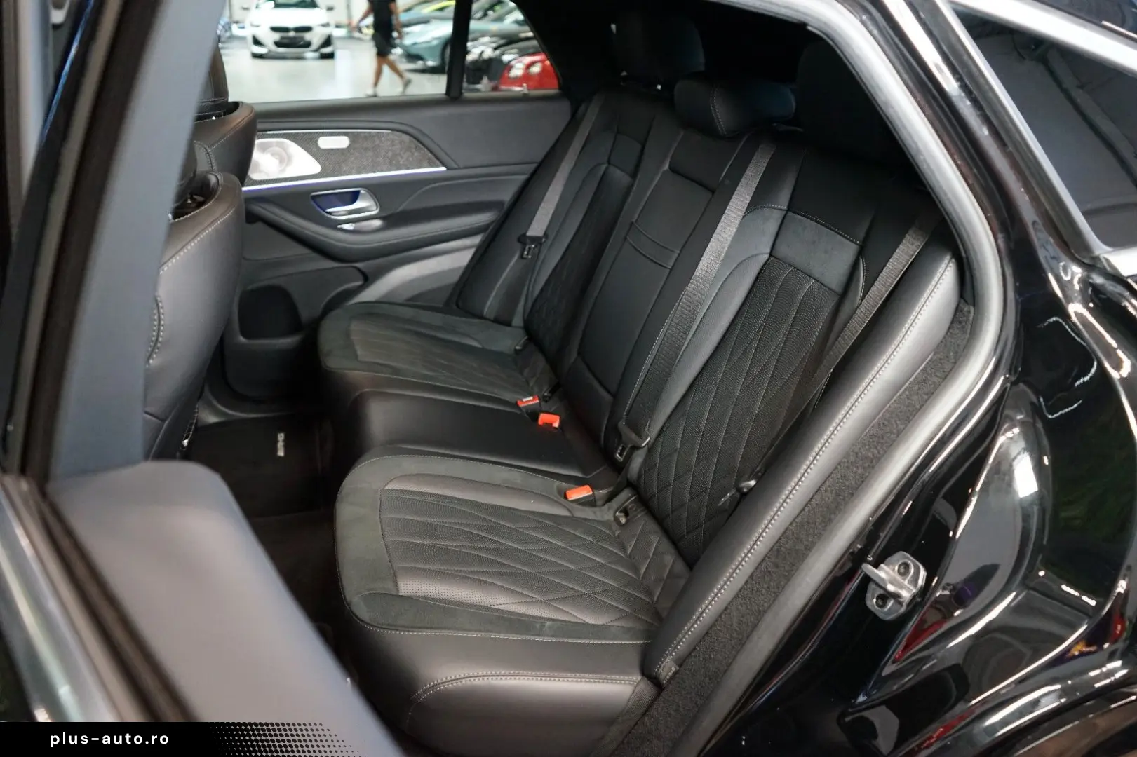 MERCEDES-BENZ 4MATIC MASSAGE HUD BURM TOW