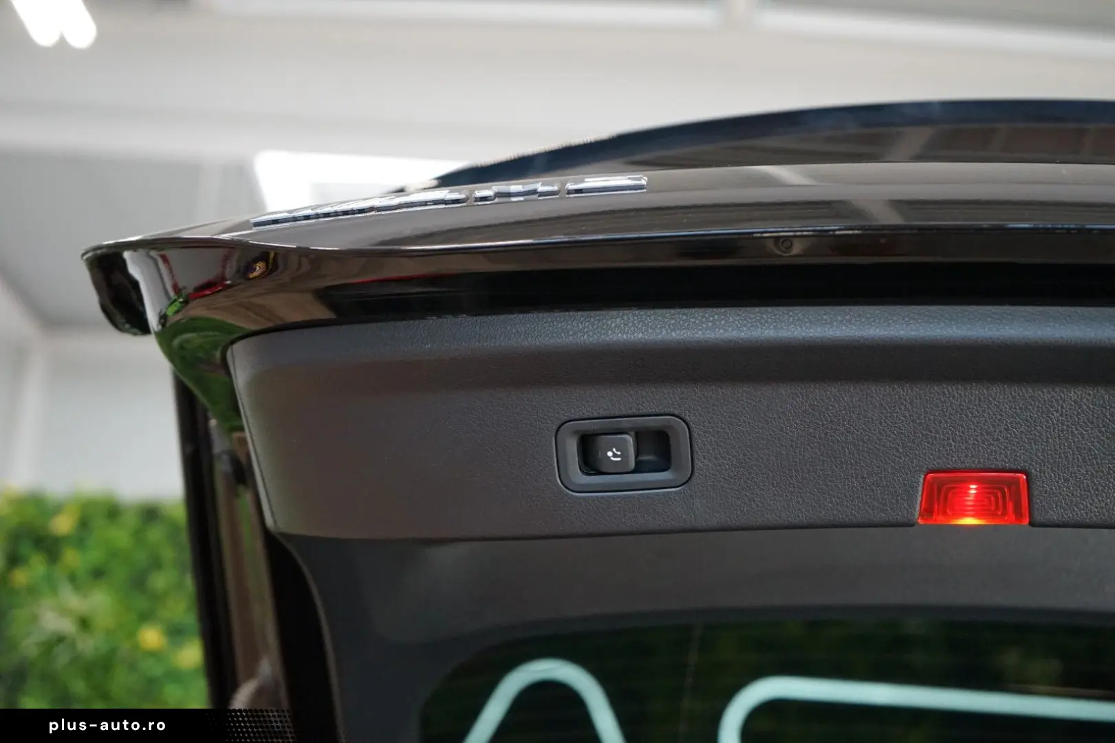 MERCEDES-BENZ 4MATIC MASSAGE HUD BURM TOW