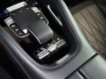 MERCEDES-BENZ 4MATIC MASSAGE HUD BURM TOW