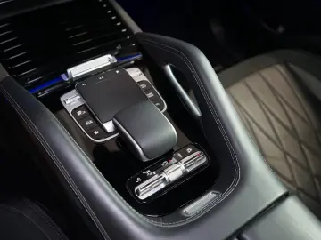 MERCEDES-BENZ 4MATIC MASSAGE HUD BURM TOW