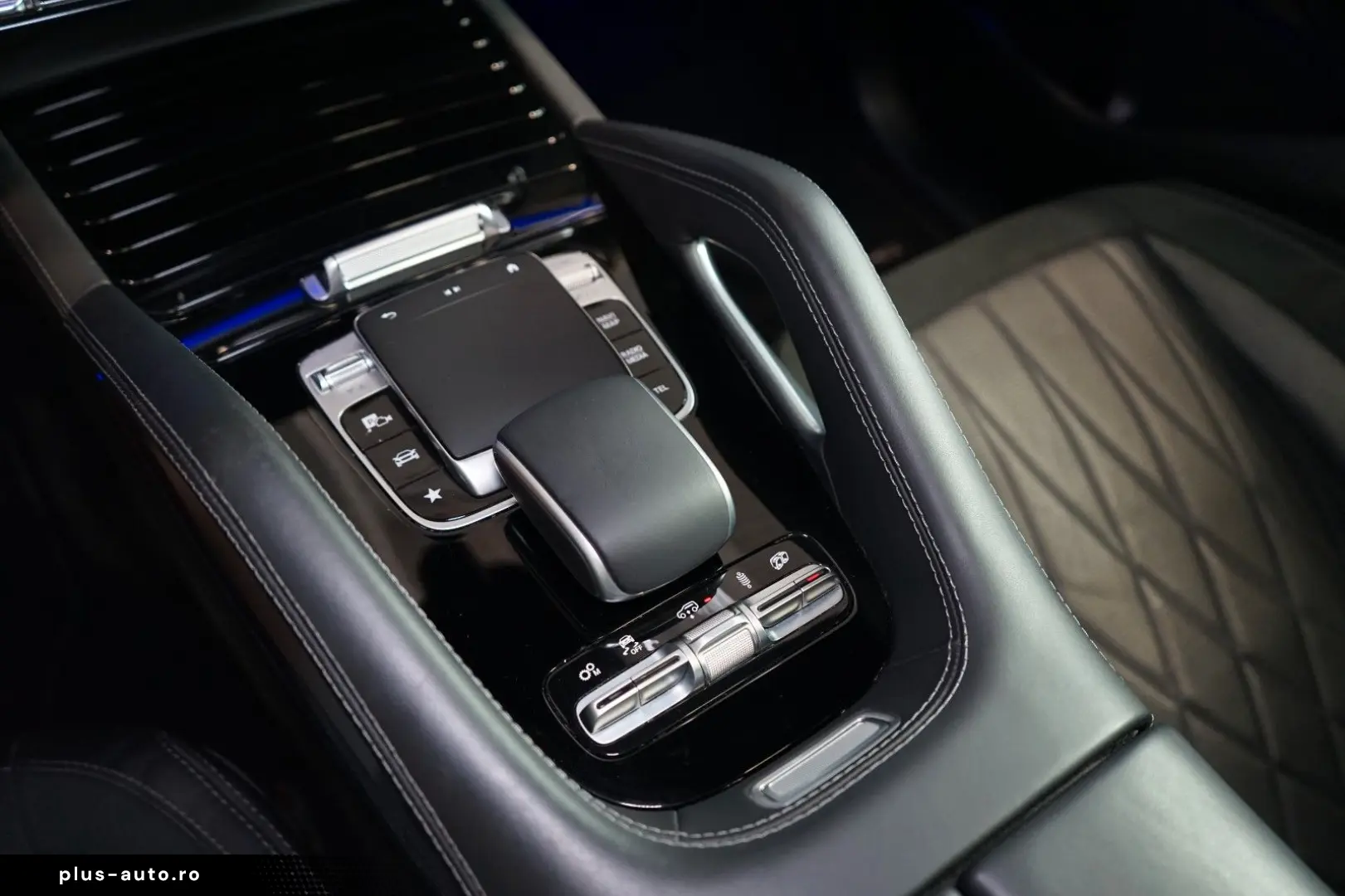 MERCEDES-BENZ 4MATIC MASSAGE HUD BURM TOW